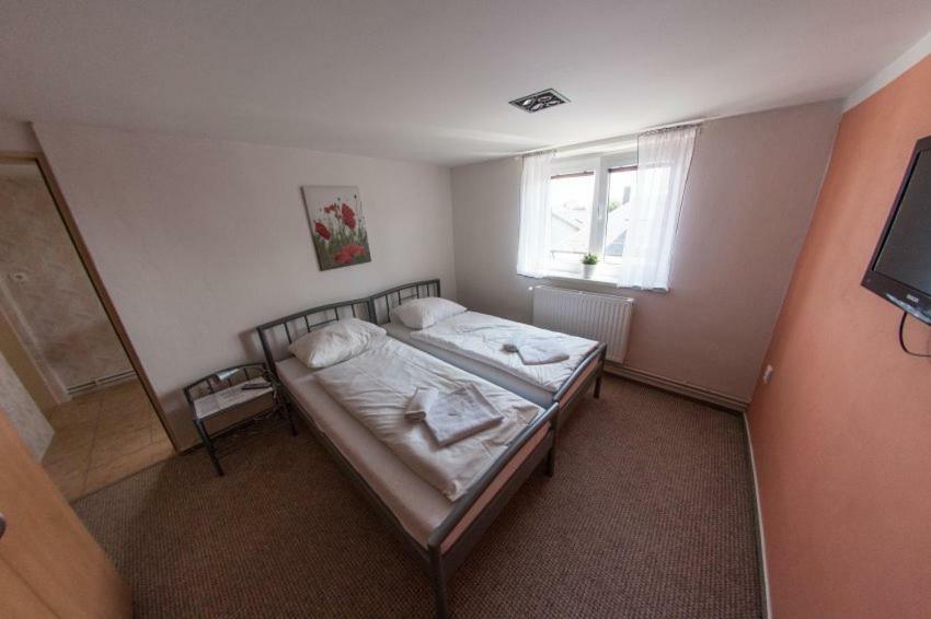 Penzion Slanina Kravaře Buitenkant foto